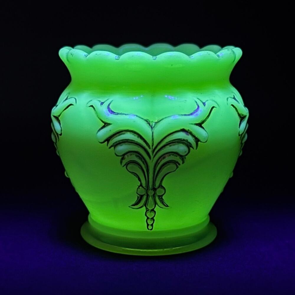 EAPG Heisey Custard Glass Winged Scroll Toothpick Holder Antique Uranium
